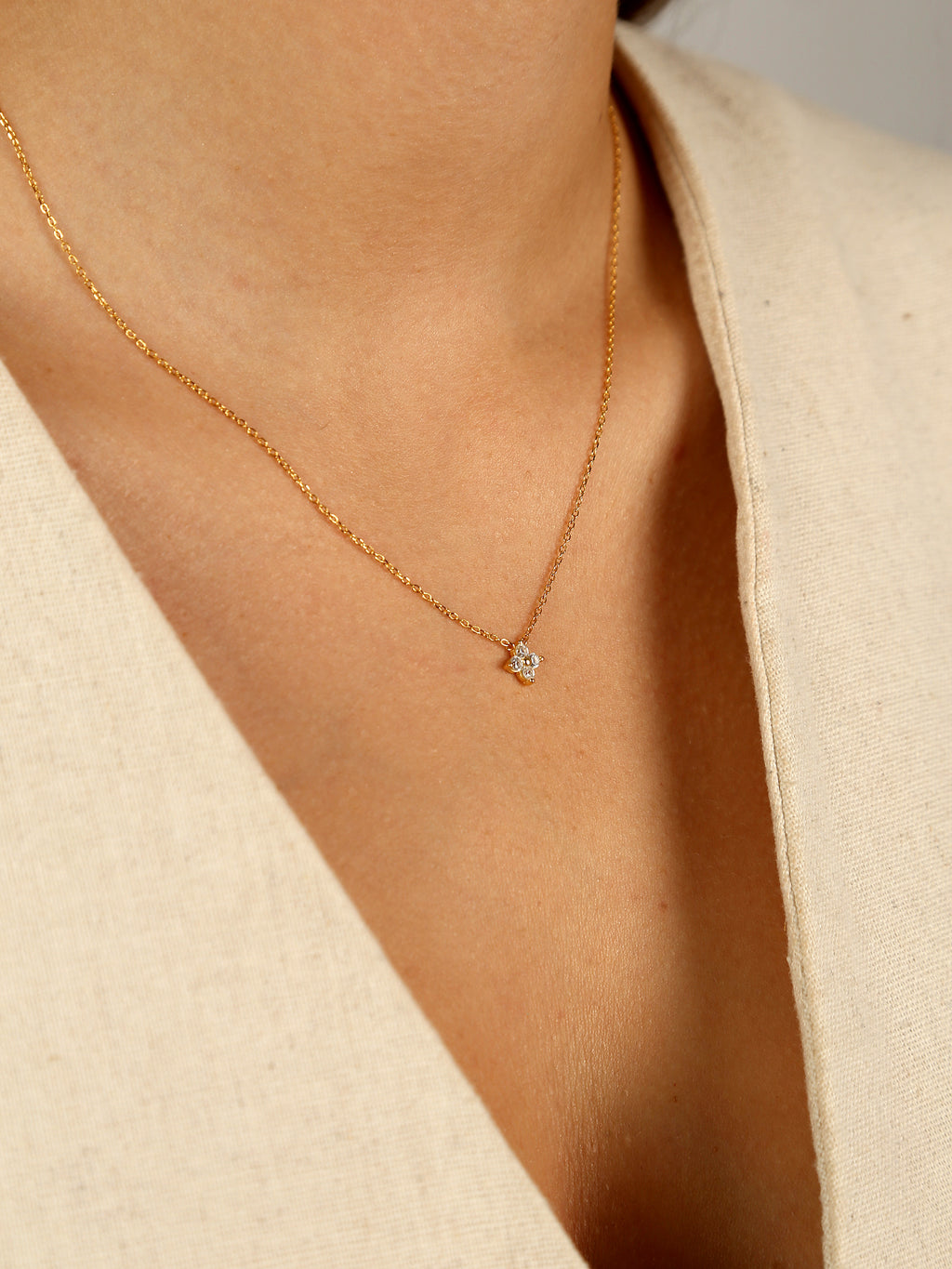 TEMPLA bloom gold necklace